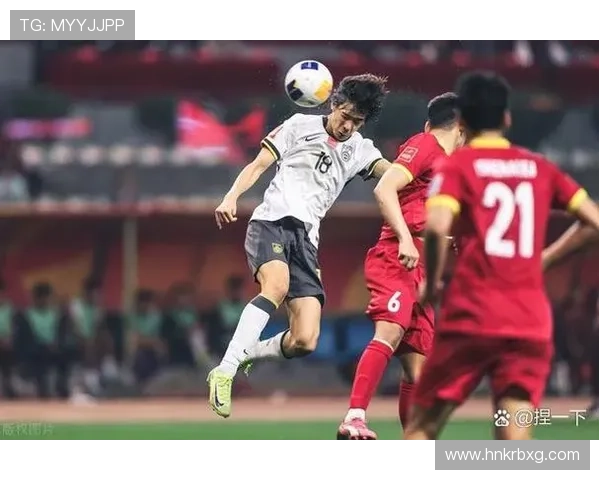 国足备战世预赛迎关键之战新帅调整阵容引球迷热议与期待