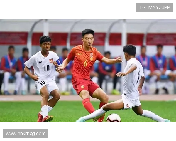 国足鏖战亚洲杯关键战年轻球员爆发点燃晋级希望全场拼搏赢得掌声